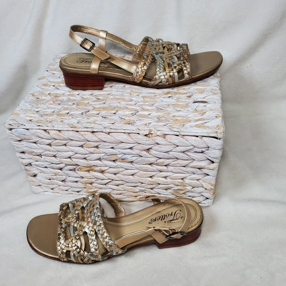 Trotters Metallic Goldwash 3 Toned Weave Leather Sandals Y3K Size 9 Low Heel